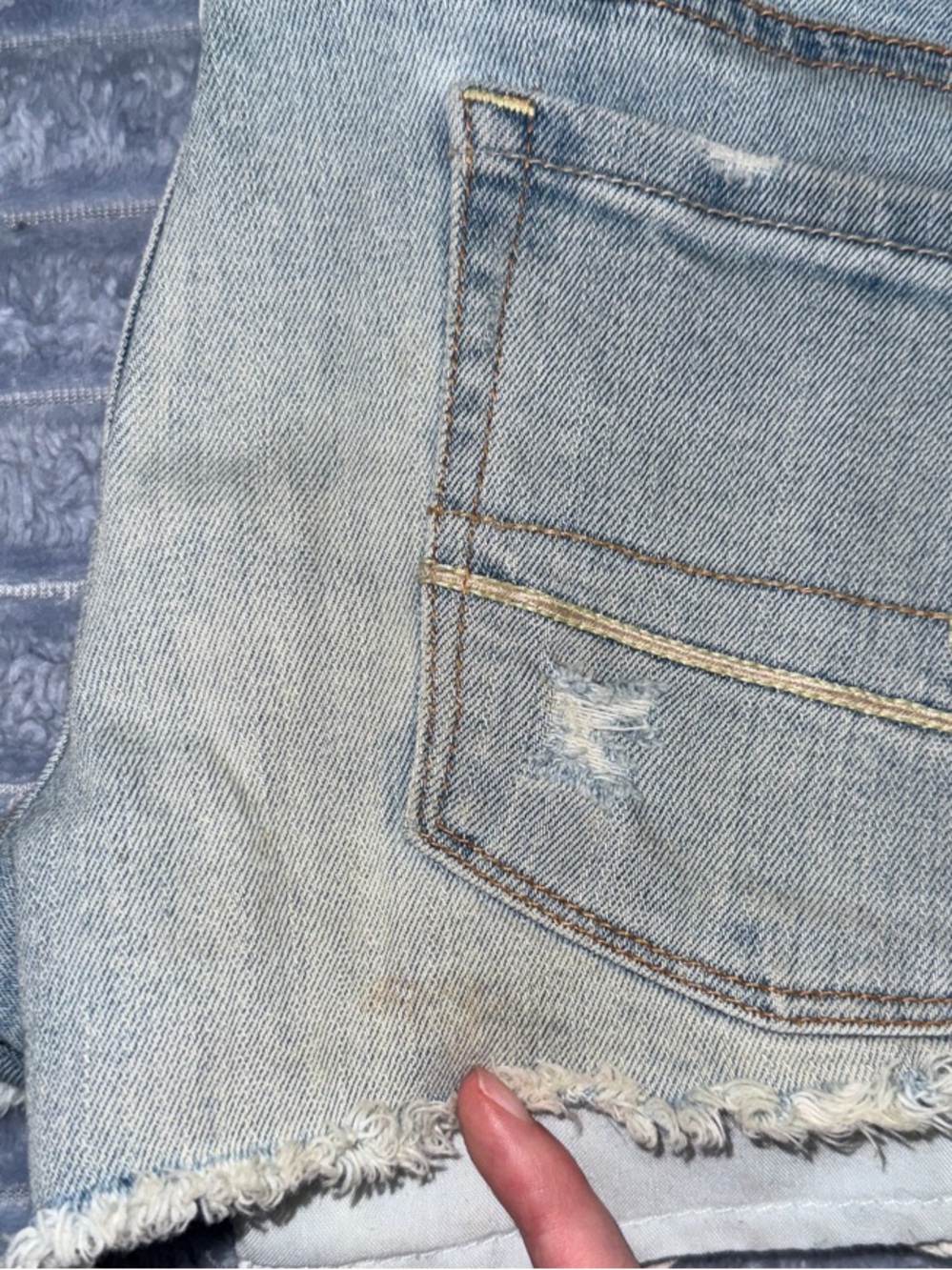 Y2K American Eagle Low-Rise Distressed Denim Mini Shorts w Lace Pockets - Picture 6 of 7